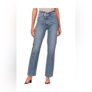 Abercrombie & Fitch Women's Straight Leg Jeans in Medium Blue NEW